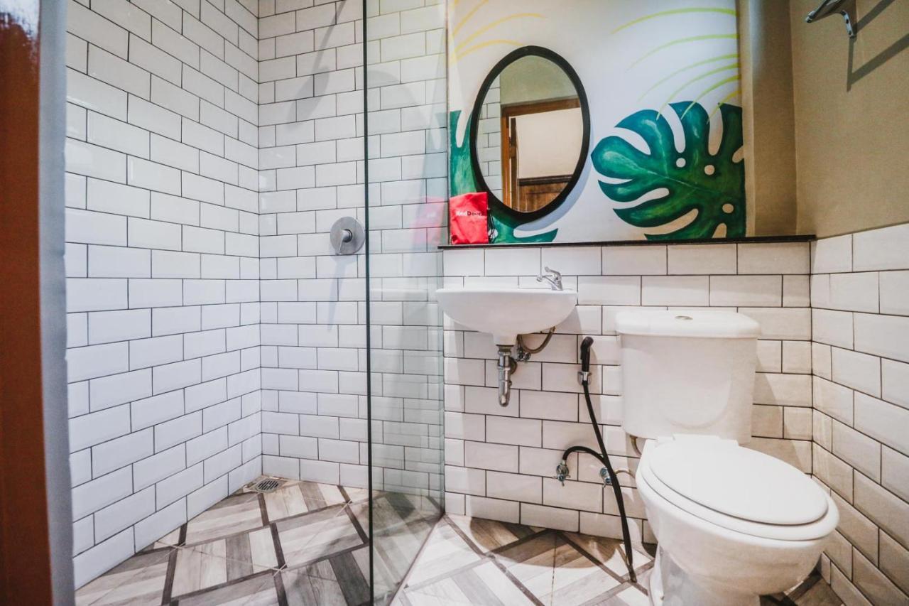 Reddoorz Plus Near Mall Slipi Jaya Jakarta Ngoại thất bức ảnh