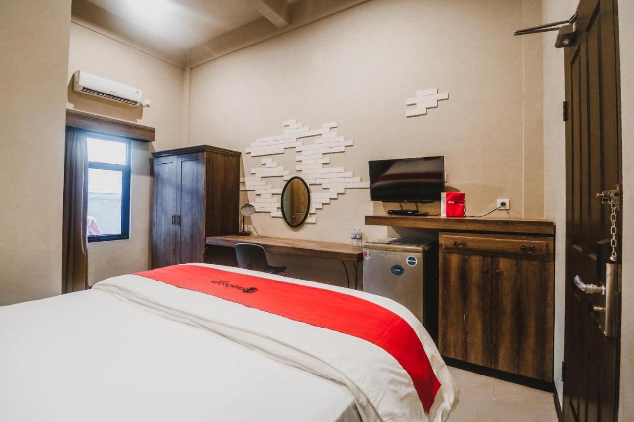 Reddoorz Plus Near Mall Slipi Jaya Jakarta Ngoại thất bức ảnh