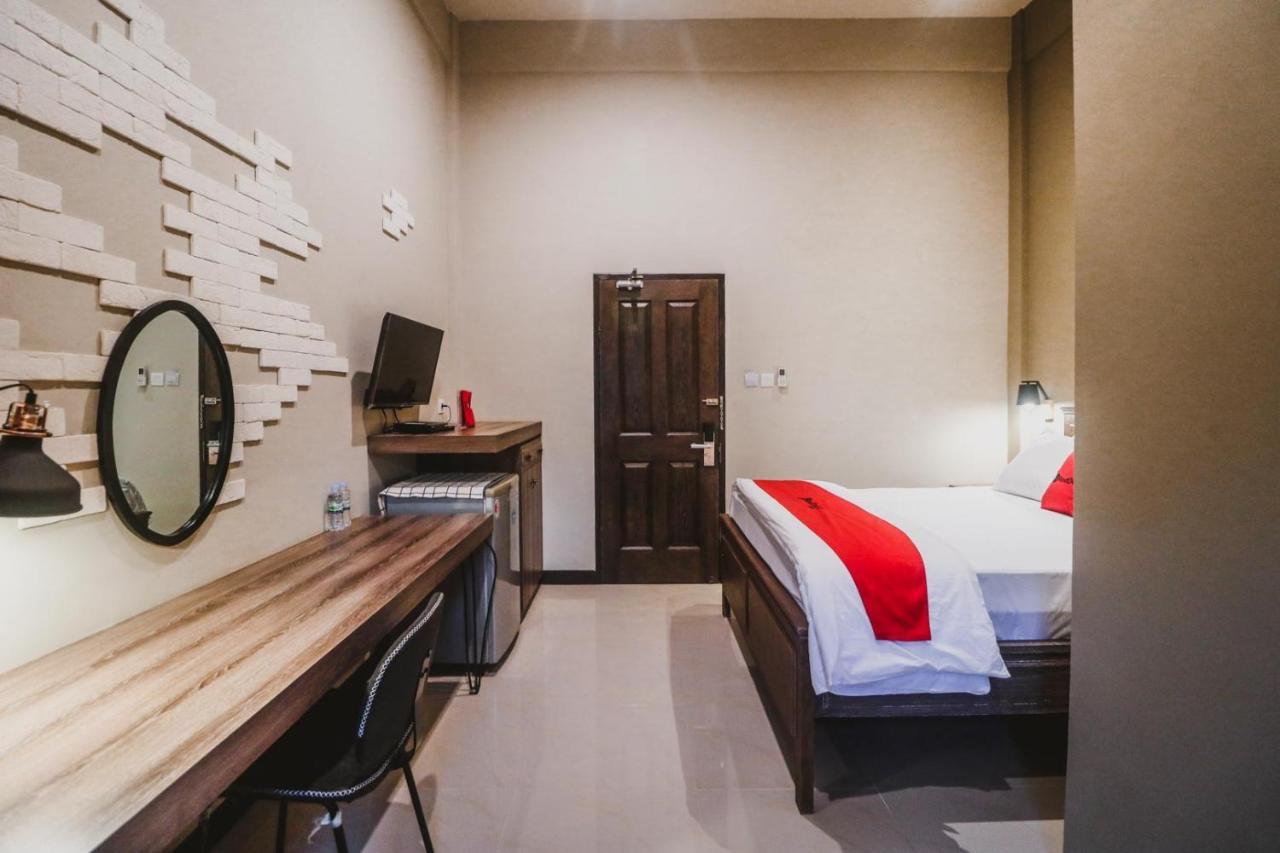 Reddoorz Plus Near Mall Slipi Jaya Jakarta Ngoại thất bức ảnh